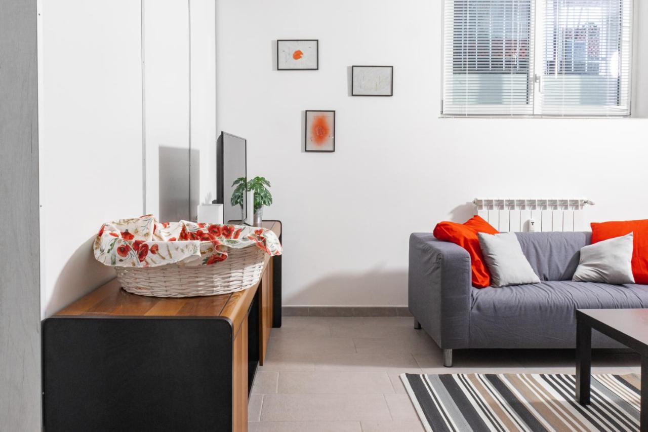 Staurenghi Red Apartment Varese Buitenkant foto