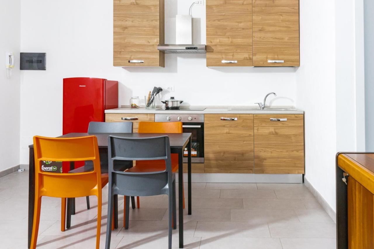 Staurenghi Red Apartment Varese Buitenkant foto