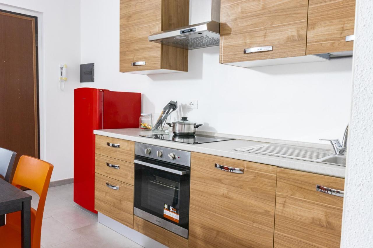 Staurenghi Red Apartment Varese Buitenkant foto